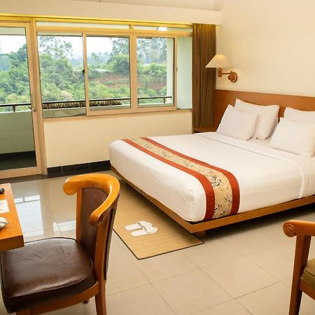 Sangria Resort And Spa Lembang Exterior foto