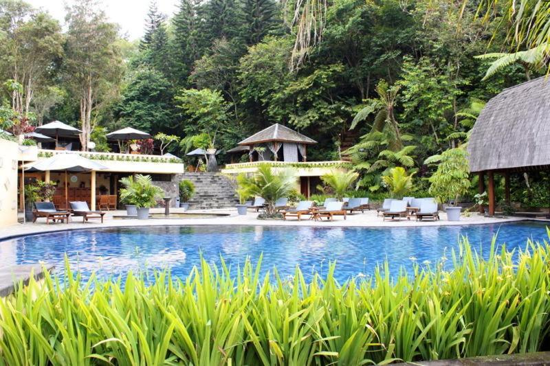 Sangria Resort And Spa Lembang Exterior foto