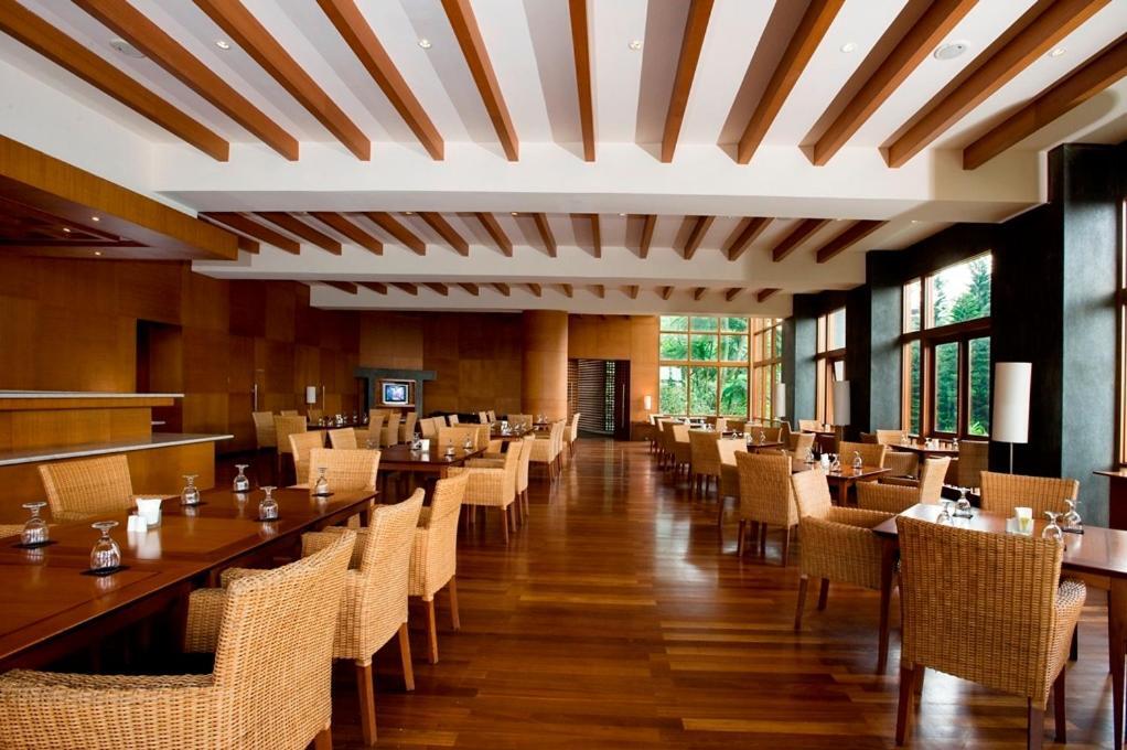 Sangria Resort And Spa Lembang Exterior foto