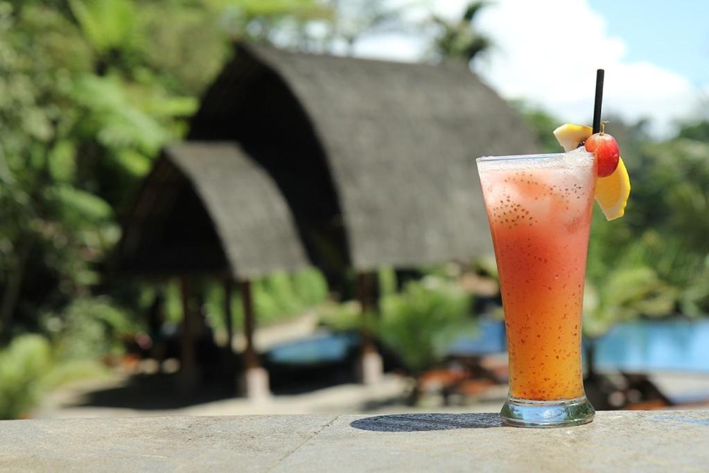 Sangria Resort And Spa Lembang Exterior foto